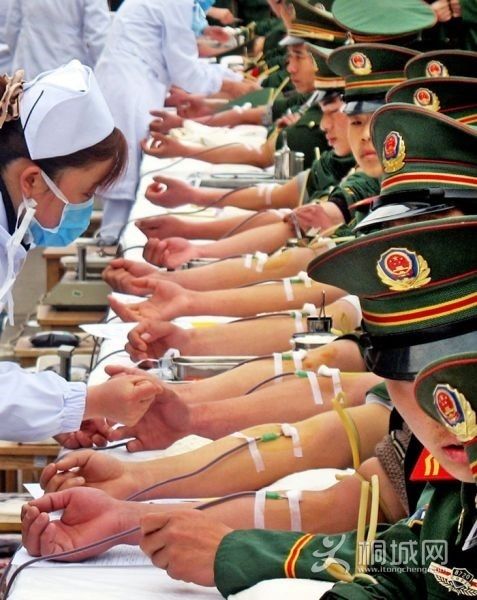 ��Ӣ���¾���