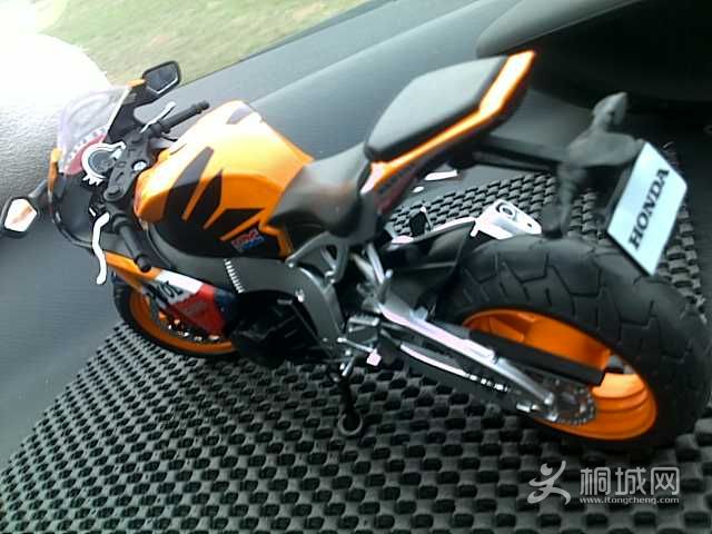 ���˱�����Ħ�з��ϣ�