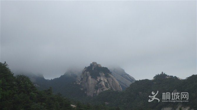 ɽ��,����ֱð