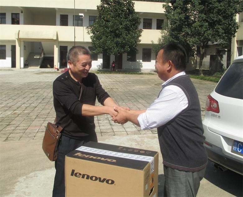 ͼΪ�����帨��Сѧ��У����������������