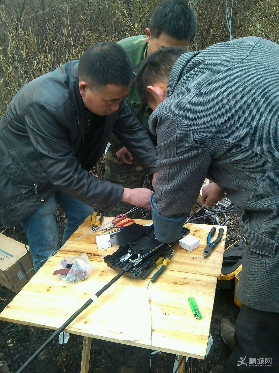 ���� ���� ͼΪ�������Ա���ڻ����ֳ�������·���ָ�ͨ��.JPG