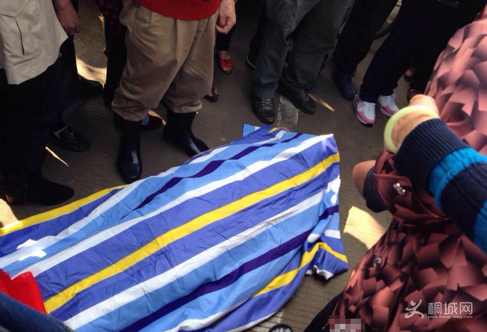 ����̯����ǹܳ�ͻ ����Ȱ���ɱ������ֳ�ͼƬ