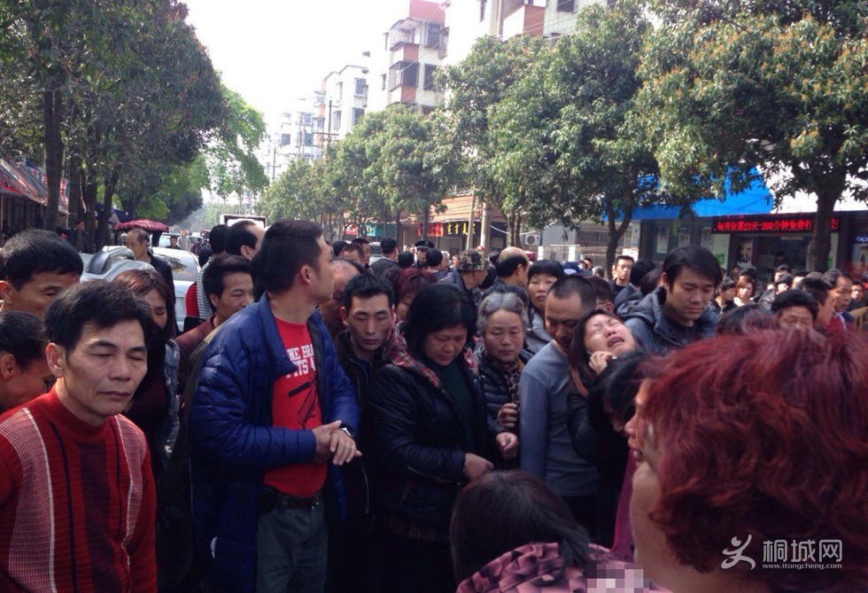 ����̯����ǹܳ�ͻ ����Ȱ���ɱ������ֳ�ͼƬ