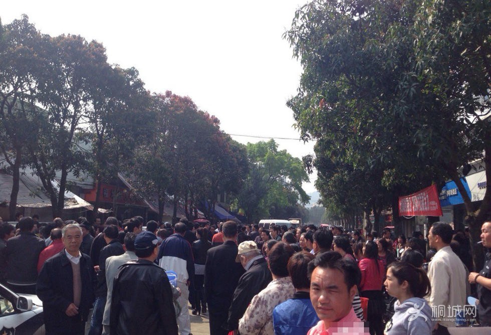 ����̯����ǹܳ�ͻ ����Ȱ���ɱ������ֳ�ͼƬ