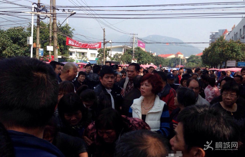 ����̯����ǹܳ�ͻ ����Ȱ���ɱ������ֳ�ͼƬ