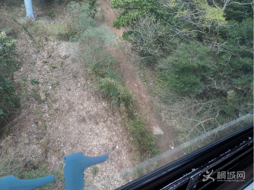 �����˼䡣