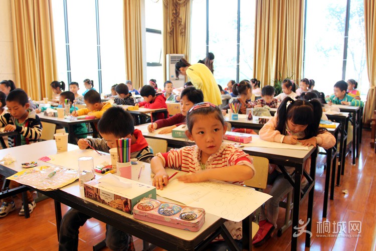 �Ķ�һƷ�׽족�ٶ��滭������