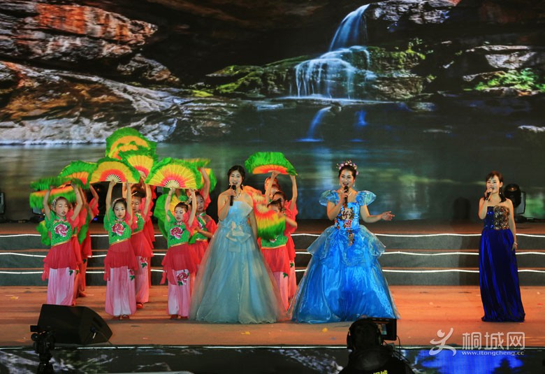 27 IMG_7106-4 V-4.JPG