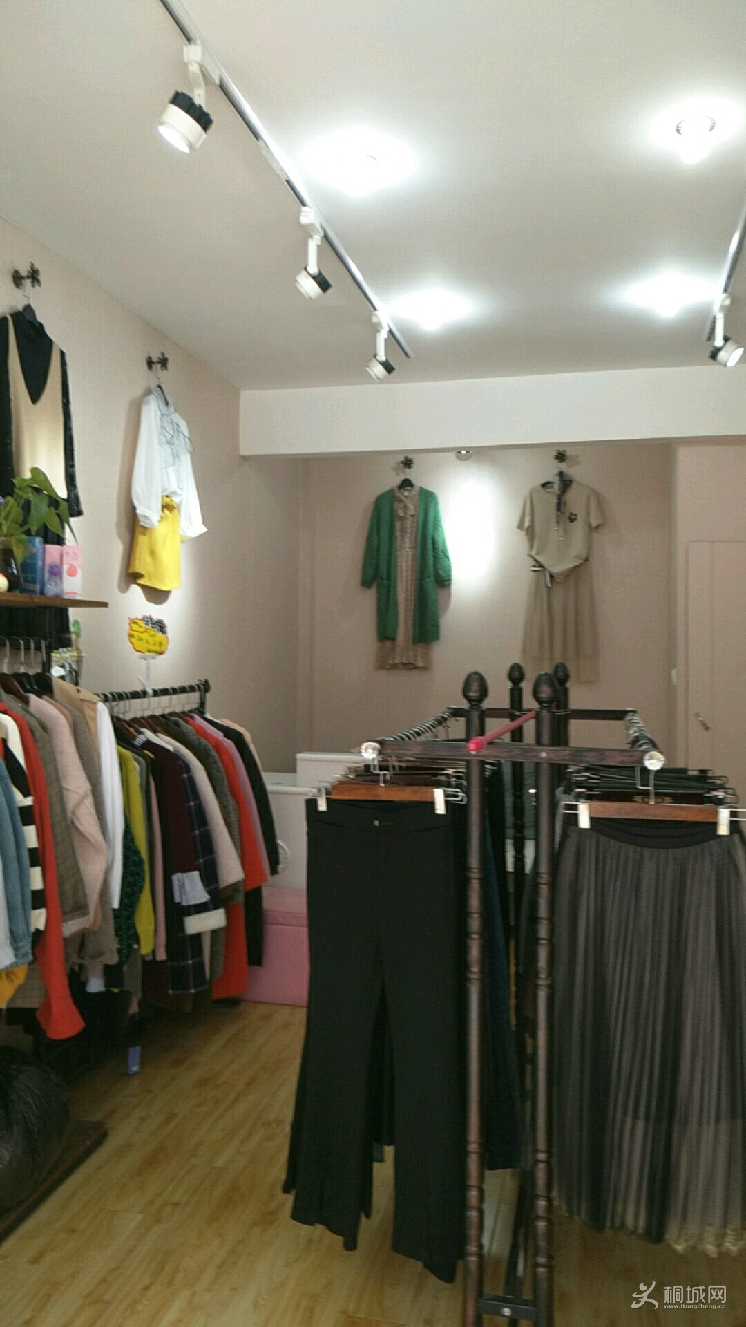 H9q2323Qh3i7.jpg