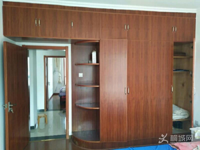 House_1a560b8d-1570-44ba-b965-6c3a821b1540_big.jpg