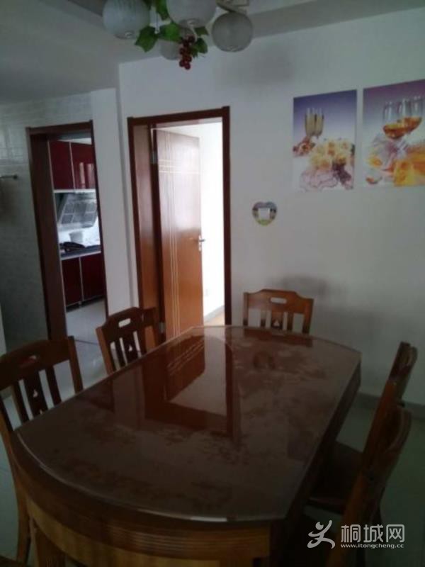 House_5b736019-97e3-4f3a-94bf-794b2fde66e5_big.jpg