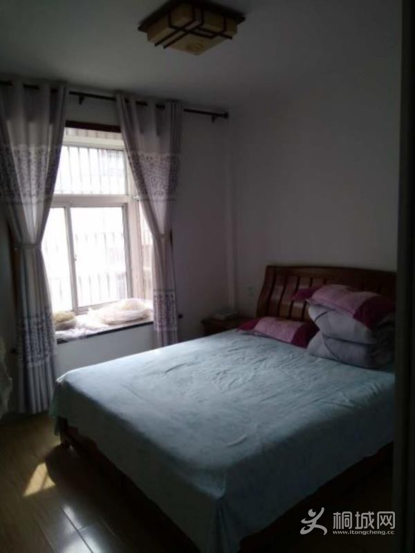 House_b08461b3-e8c6-41fa-aa3d-e99321e20ca3_big.jpg