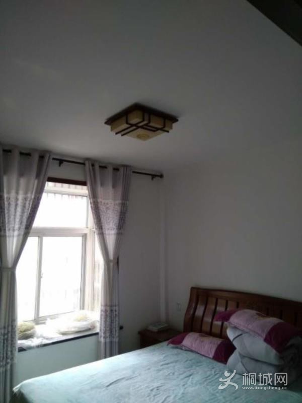 House_e35797a7-f451-446c-a49b-e13b82b230e6_big.jpg