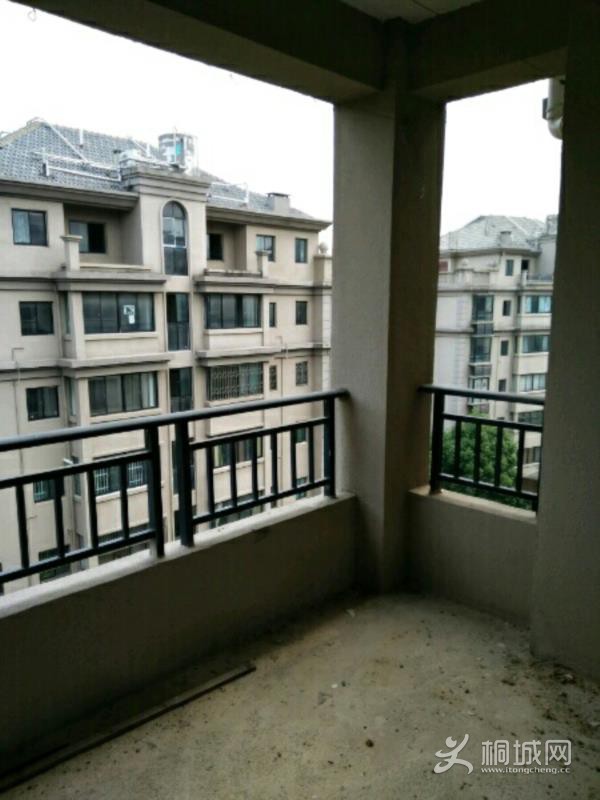 House_94ff91e2-d1f9-4577-b65a-bab88b55641f_big.jpg