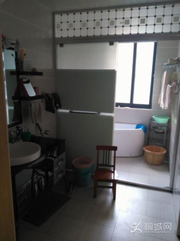 House_1bb90a47-1a61-4dbb-8960-5fac2495ff37_big.jpg