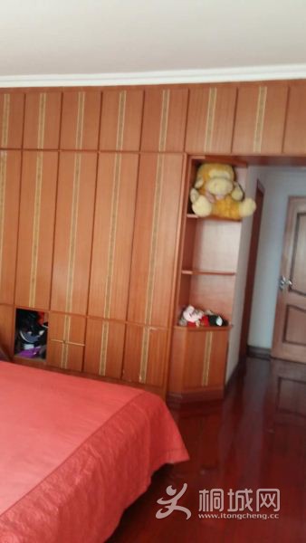 House_e03d8cb3-2e8e-42d3-b6c9-ba4b4081bf8d_big.jpg