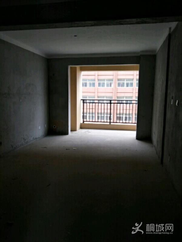 House_e63b07e7-fc01-4283-8386-04176bc53da9_big.jpg