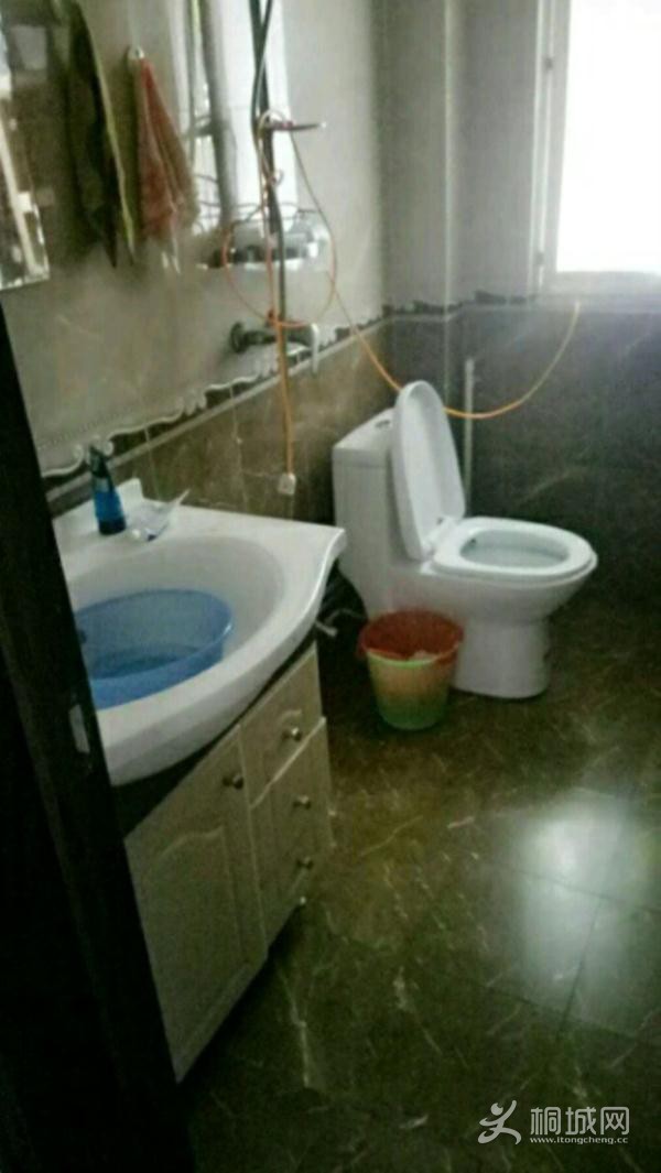 House_e0ad7aea-08d0-4372-89f5-2b5a9fe297e3_big.jpg