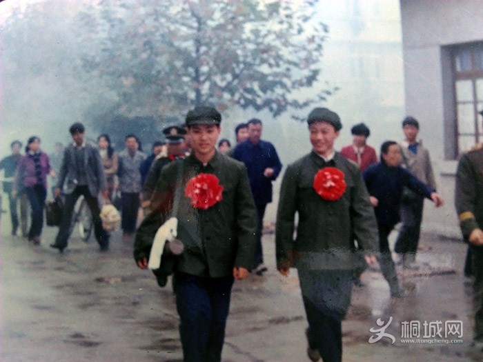 ������龰