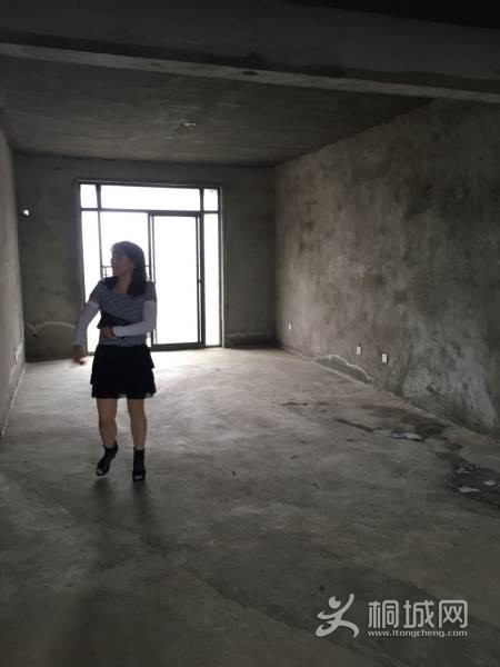 House_b44a4609-9245-4490-a8a3-454c8b2dfeec_big.jpg