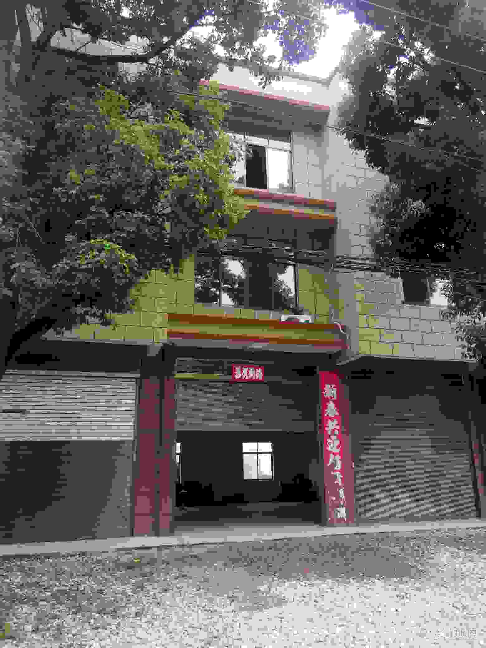e55IeQGI8SIh.jpg