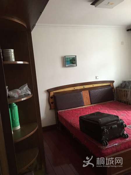 House_5c98db14-adc4-416d-9286-c5494f426f99_big.jpg
