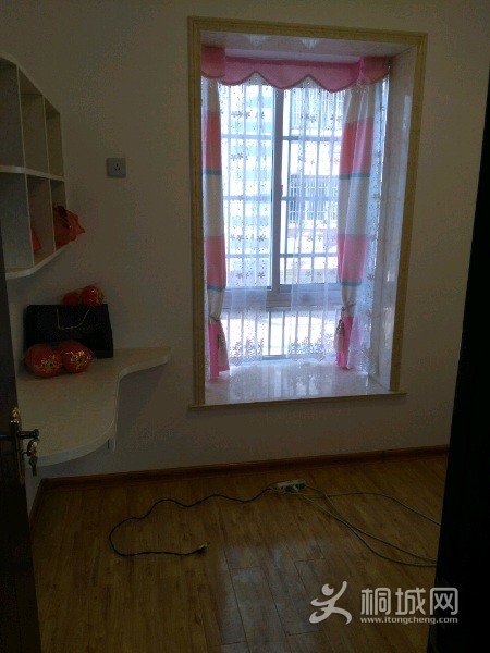 House_1296f6b7-e50b-4def-9c99-7fd12b665135_big.jpg