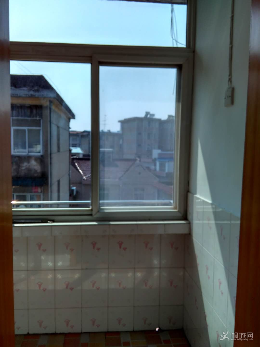 919065615936768829.jpg
