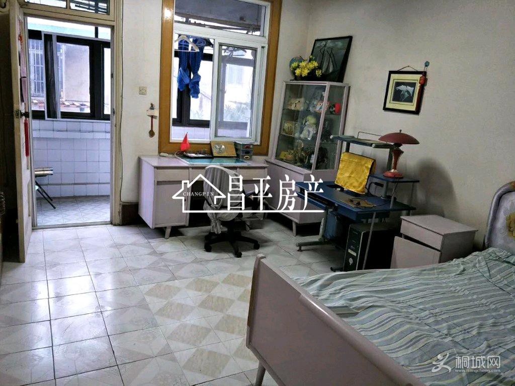 ZyjCIFwwE1uAT8XUAAJJsV-at3Q658.jpg