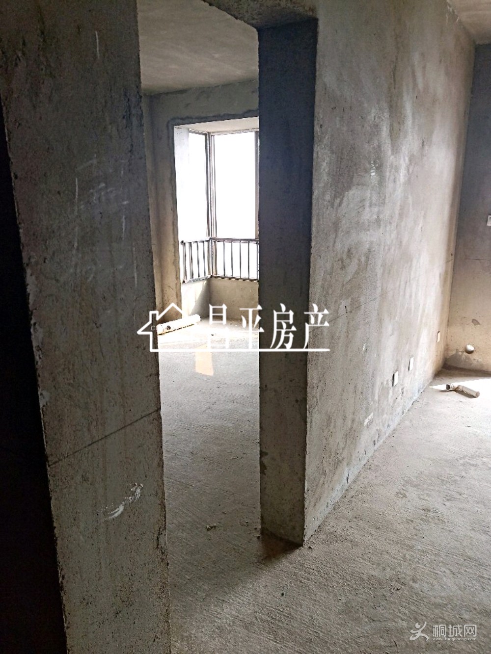 ZyjCHVykoO-AFiN7AALEhMovJJY285.jpg