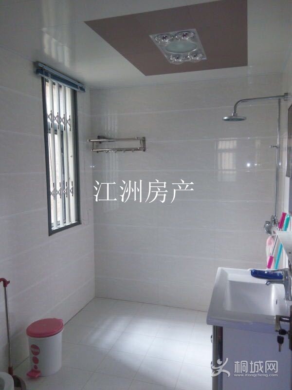 n_v2e099b14575ec4043807bbb8dac10ac54.jpg