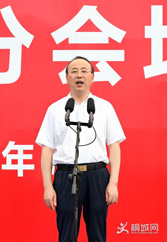 CtG0UGEFBoSABOLAAAGdW8zTK-s055.jpg
