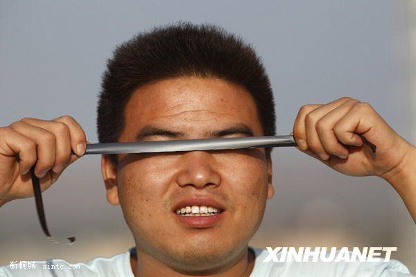 7��22�գ����½��������У�һλ����ۿ���ʳ��