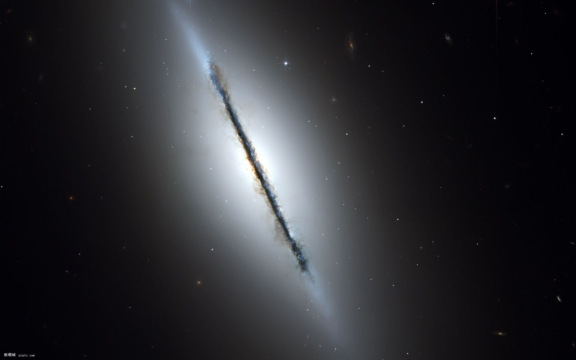 Hubble_002008.jpg