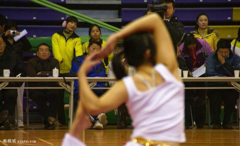 �٤����չʾ��