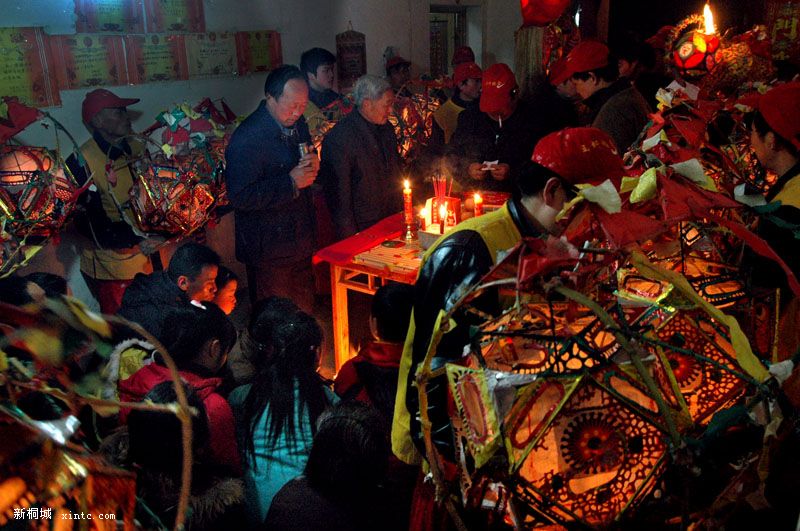 ���н���