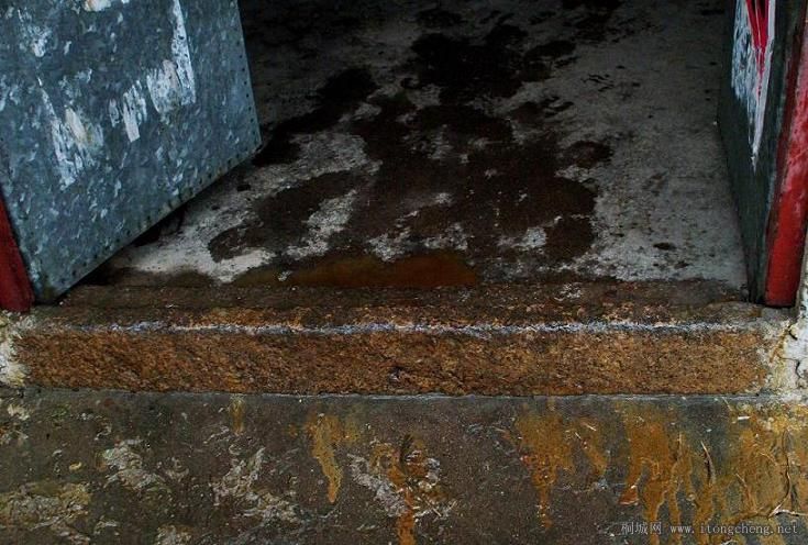 ��඼������