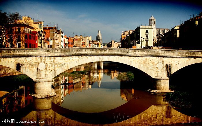 [wallcoo_com]_HDR_cityscape_Pont_de_Pedra__Bridge_of_Stone__Girona.jpg