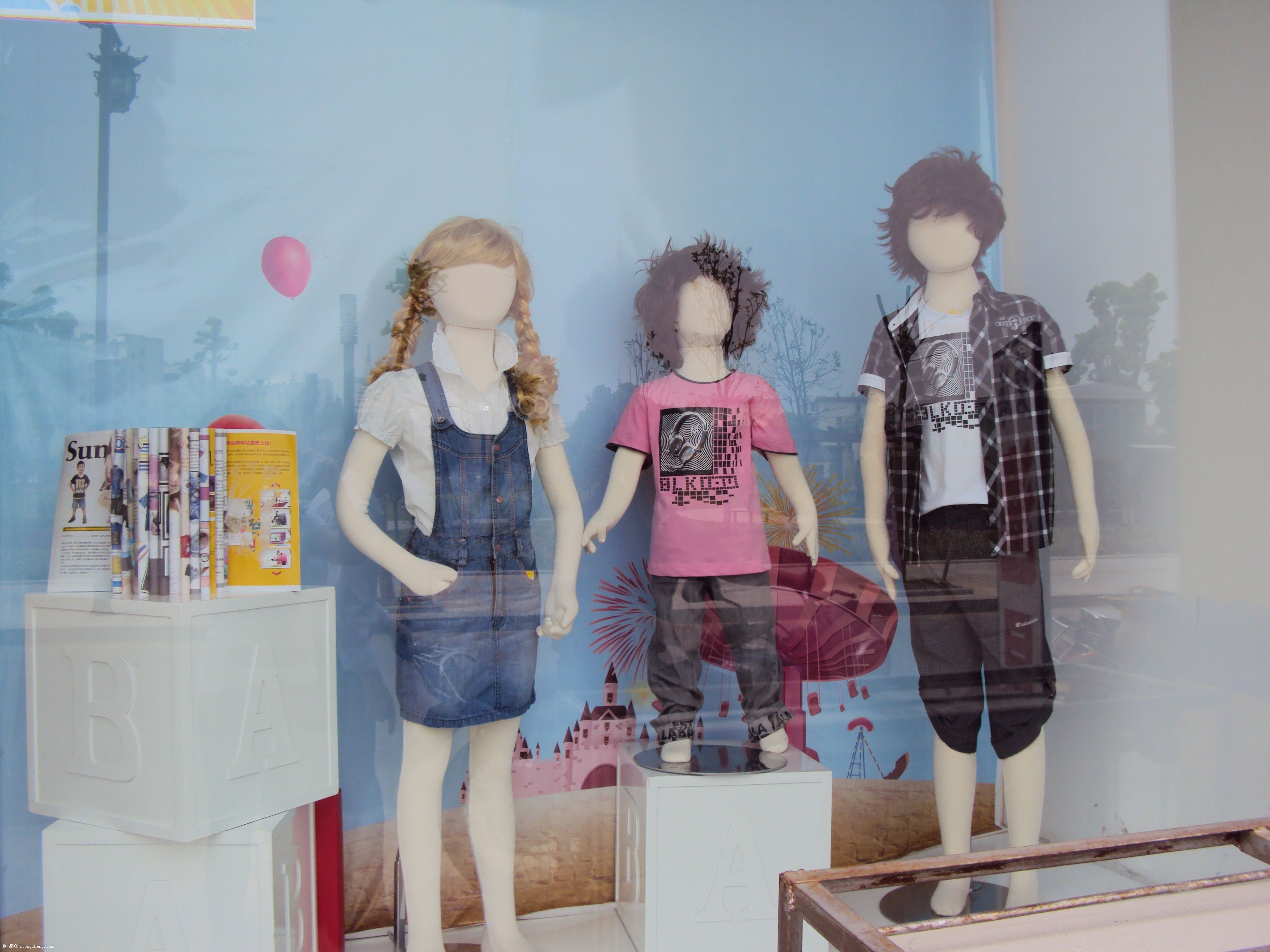 ͯȤ������