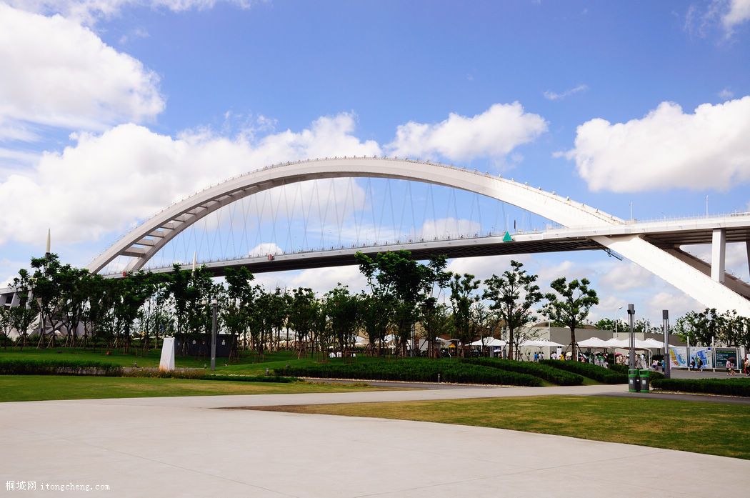 ¬�ִ��ţ��Զ�ɫ�ף�