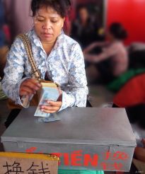 �������