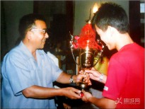 �ڽ� (ͼ��Ϊͩ�ǹ�����ϯл����)