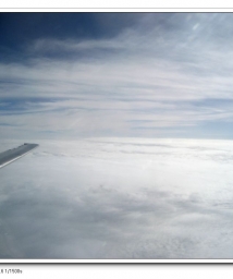 �ɻ��ϴ���ľ�ɫ