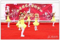 �׳�������"����Ь"�赸��ѵ���Ŀ����