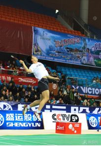 ˭������