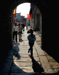 "��������"10�·���������Ƭ